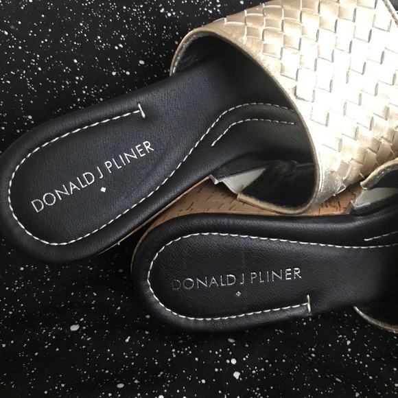 Donald J Pliner sz 6 Safari 3 EUC - Picture 2 of 4